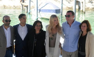 Coup d'envoi mercredi soir sur le Lido du 69e Festival de Venise, qui débute avec la présentation hors compétition d'un film signé par la réalisatrice indienne Mira Nair, "L'intégriste malgré lui", un thriller subtil bien accueilli dans la matinée par la presse.