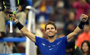 Nadal donne une leçon à Kyrgios en finale du tournoi de Pékin.