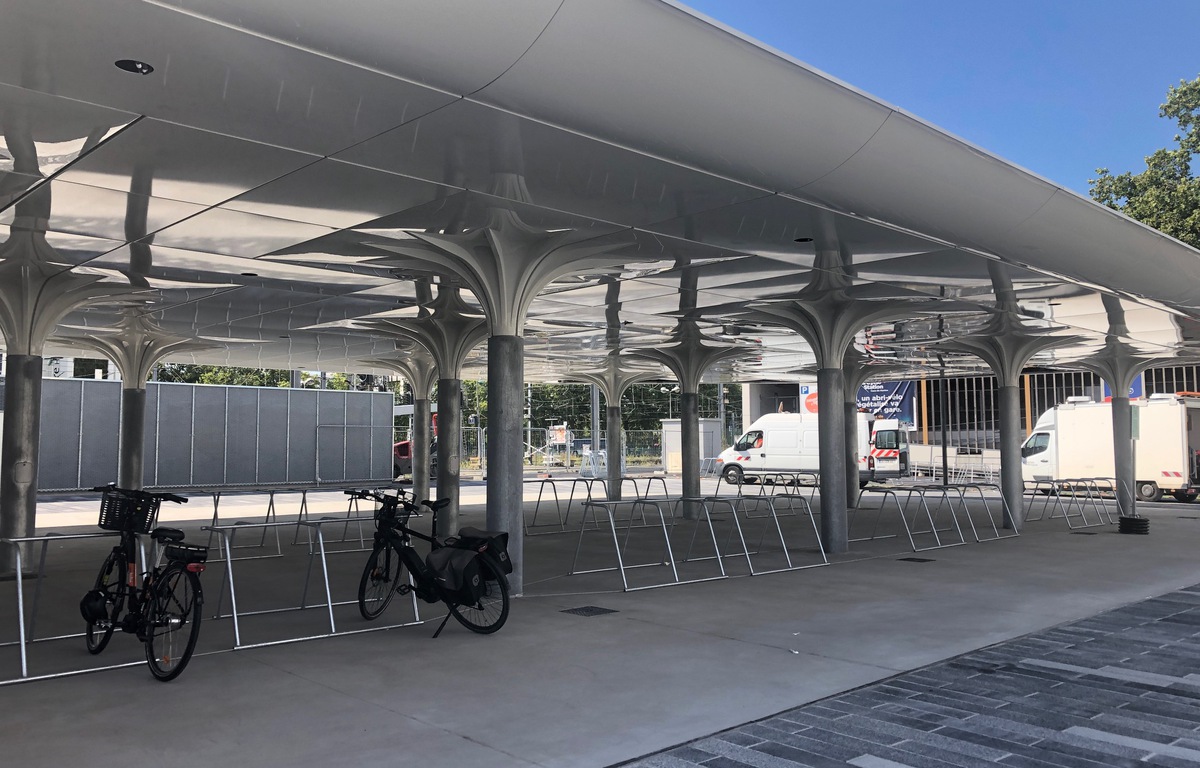 35 euros pour aller à la plage : la fin des parkings gratuits fait des  vagues à Carnon