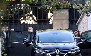Paris, le 20 Mai 2021. Nicolas Sarkozy quitte son domicile alors qu'il est attendu au tribunal judiciaire de Paris pour l'ouverture du procès de l'affaire « Bygmalion ».