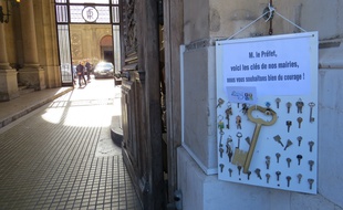 Marseille, le 7 octobre 2015, les maires manifestent contre le logement social