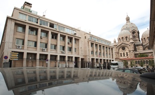 Le commisariat central de Marseille dit "l’évêché".