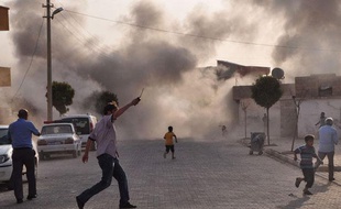 Dans les rues de la ville truque d'Akçakale, après les tirs d'obus syriens, le 3 octobre 2012