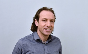 Philippe Candeloro a annoncé qu'il ne se présenterait pas à l'élection du nouveau président de la Fédération française des sports de glace.