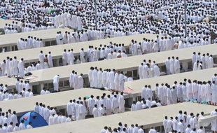 Les musulmans célèbrent vendredi l'Aïd-al-Adha (Aïd-el-Kébir), la "fête du sacrifice", au lendemain du grand rassemblement des pélerins à la Mecque sur le Mont Arafat, dont près de 30.000 Français, qui y investissent jusqu'à 120 millions d'euros.