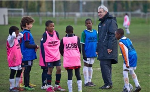 Les 16 meilleurs des 80 moins de 11 ans sont entraînés par Raymond Domenech.
