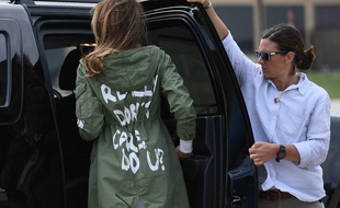 Melania Trump sur la base d'Andrews, dans le Maryland, avant son départ pour le Texas, le 21 juin 2018.