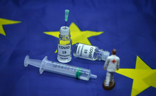 Le vaccin, le Covid-19 et l'Europe (illustration).