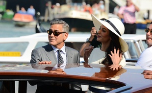 George Clooney et sa femme Amal Alamuddin le 20 septembre 2014 à Milan, en Italie.
