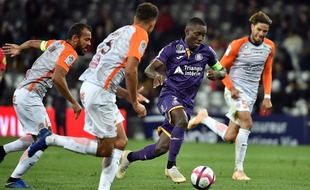 Le capitaine du TFC Max-Alain Gradel face à Montpellier le 27 octobre 2018 au Stadium de Toulouse.