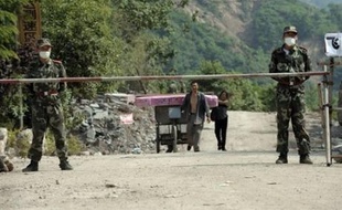 Quelque 80.000 personnes menacées par la rupture d'un barrage naturel formé par un glissement de terrain après le séisme du 12 mai au Sichuan (sud-ouest de la Chine) vont être évacuées mardi, a annoncé l'agence Chine nouvelle.