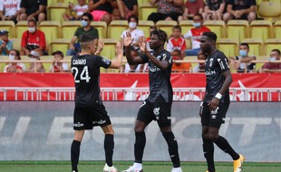C'est pas le Servette, c'est Monaco (mais on n'avait pas de photo du match, déso pas déso).