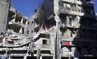 Les forces russo-syriennes bombardent durement les zones rebelles d'Alep, comme ici le 18 novembre.