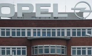 Opel a finalement décidé d'arrêter la production de voitures dans son usine de Bochum (nord-ouest de l'Allemagne) fin 2014 et non plus fin 2016, faute d'un accord avec les salariés sur l'avenir du site.