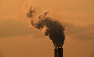 Les cheminées de la centrale électrique au charbon de Jeffrey Energy Center, aux Etats-Unis.