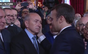 Capture d'écran LCI - Le maire de Lyon, Gérard Collomb a eu du mal à retenir son émotion pendant la cérémonie de passation de pouvoir.