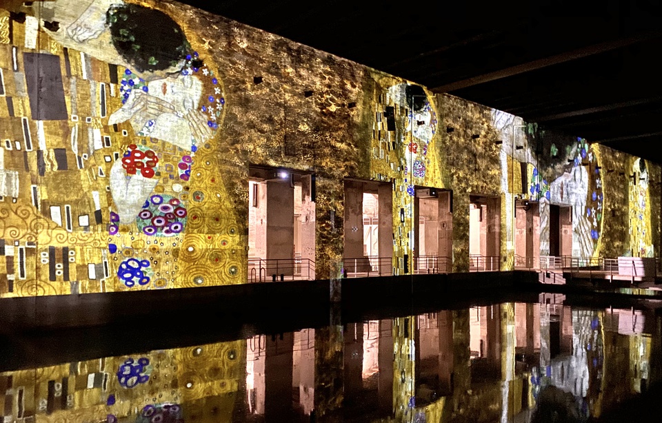 VIDEO. Bordeaux Les toutes premières images des Bassins de Lumières à la base sousmarine VIDEO. Bordeaux Les toutes premières images des Bassins de Lumières à la base sousmarine