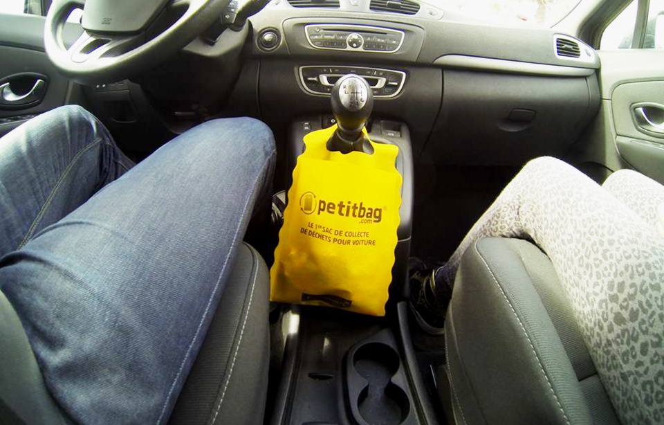 Nantes Le petit sac poubelle pour voiture une id e pour r duire