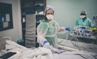 Dans le service réanimation de l’hôpital Delafontaine à Saint-Denis, le 16 avril 2021 (illustration).