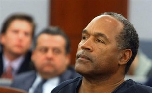 Le procès d'O.J. Simpson, accusé de vol à main armée et d'enlèvement à Las Vegas (Nevada, ouest), a été repoussé au 8 septembre par la juge présidant à l'affaire, ont déclaré les avocats de l'ancienne vedette du football américain à l'issue d'une audience vendredi.