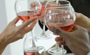 Des verres de vin (illustration)