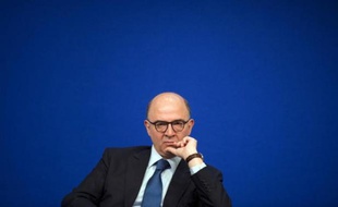 Le ministre de l'Economie Pierre Moscovici a qualifié mardi de "mensonge" les calculs de députés de l'opposition qui prévoient une hausse du déficit pour 2013 et qui dénoncent des dépenses publiques mal maîtrisées.