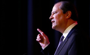 Le premier secrétaire du PS Jean-Christophe Cambadélis le 15 décembre 2015 à Paris