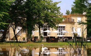 Le pavillon du château Raba à Talence