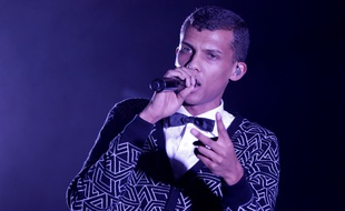 Lille, le 17 decembre 2013. Le chanteur belge Stromae en concert a l'Aeronef a dévoilé qu'il avait dû annuler une tournée en Afrique à cause d'effets indésirables du Lariam, un antipaludique.