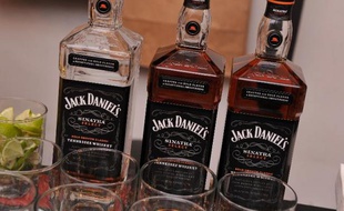 Des bouteilles de whiskey de la marque Jack Daniel's