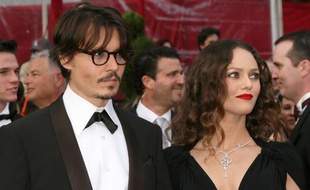 Johnny Depp et Vanessa Paradis lors de la cérémonie des Oscars du 24 février 2008.
