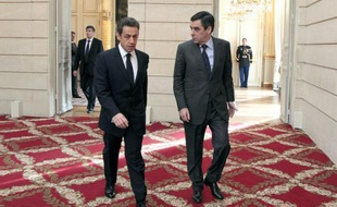 Nicolas Sarkozy a perdu deux point de popularité en janvier, avec 34% de jugements favorables, tandis que François Fillon en a gagné un, à 45%, selon le baromètre mensuel Ipsos-Le Point de l'action politique publié lundi.