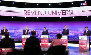 Les candidats de la primaire de la gauche lors du premier débat, jeudi 12 janvier.