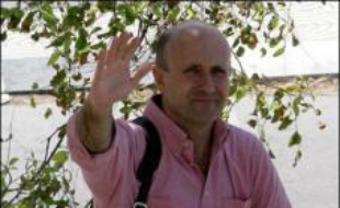 Un correspondant britannique de la BBC a été enlevé lundi par des hommes armés dans la bande de Gaza, ont indiqué des sources sécuritaires palestiniennes.