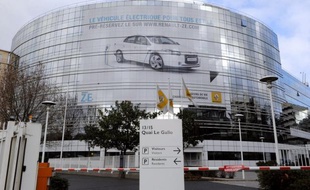Un ancien directeur financier d'une filiale de Renault au Luxembourg a accusé le constructeur français d'avoir pratiqué des fausses factures visant à léser le fisc, lors d'une enquête de la justice sur les motifs de son licenciement, rapporte Libération mercredi.