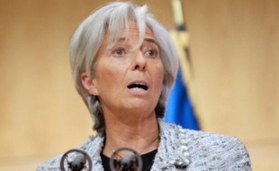 La ministre de l'Economie, Christine Lagarde, a appelé samedi les assureurs à "une mobilisation exemplaire", après la tempête qui a balayé le Sud-Ouest de la France, "afin de limiter les conséquences de cet événement climatique pour les personnes concernées".
