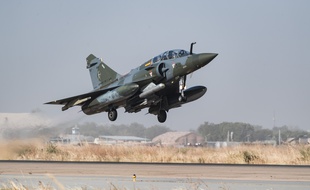 Accident d'avion 310x190_decollage-d-un-mirage-2000d-au-tchad-image-d-illustration