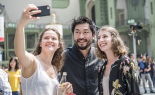 Pierre Sang Boyer et quelques fans lors de Taste of Paris en 2018 au Grand Palais
