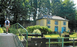 A Montreuil-sur-Ille, la maison éclusière Haute-Roche n'est plus utilisée.