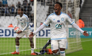 Georges-Kevin Nkoudou a incrit le premier but marseillais, bien aidé par Bensebaini, à Marseille le 20 janvier 2016