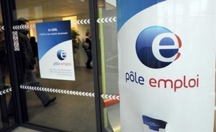 La France devrait s'enfoncer un peu plus dans la récession avec un PIB en chute libre au premier semestre 2009 et une flambée des destructions d'emplois, selon les dernières prévisions de l'Insee.