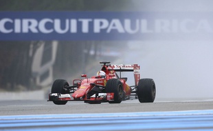 Le pilote Sébastian Vettel lors d'un test en 2016 sur le circuit Paul-Ricard du Castellet.