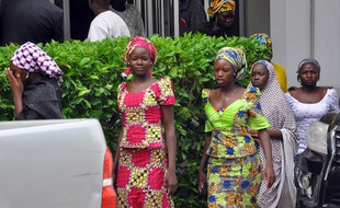 Ces lycéennes, photographiées le 2 juin à Maiduguri, ont réussi à fuir Boko Haram. Depuis, la secte a encore lancé plusieurs attaques.