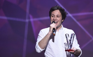 Vianney a reçu la Victoire de la musique du meilleur Artiste masculin, au Zénith de Paris le 13 février 2016.
