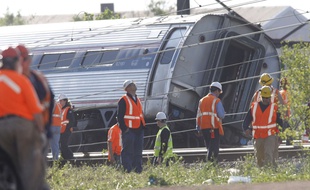 Un train a déraillé à Philadelphie le 13 mai 2015