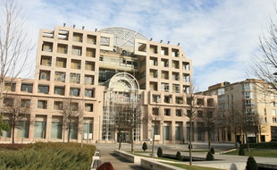 Parvis de la mairie de Colomiers