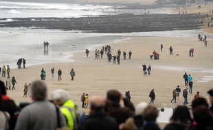 Une véritable marée humaine a déferlé sur la grande plage de Biarritz, le 21 mars 2015.