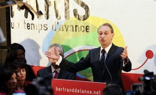 Bertrand Delanoë, maire PS de Paris et candidat à sa réélection, a présenté dimanche son programme 2008-2014, axé sur le logement et la "circulation propre" et fondé sur les principes de "diversité, innovation et éthique démocratique".