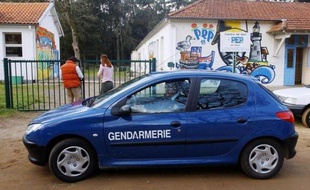 La piste criminelle est probable après la découverte d'un corps partiellement calciné d'un adolescent mercredi dans un bois d'Etouvans (Doubs), a-t-on appris auprès de la gendarmerie et du parquet.