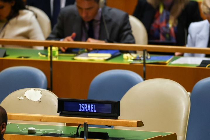 Le siège d'Israël est vide alors que le président français reconnaît l'Etat de Palestine depuis les Nations Unies.